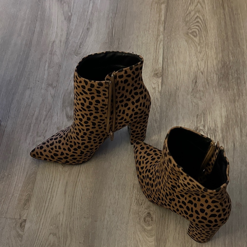 Stylish Leopard Print Heeled Boots